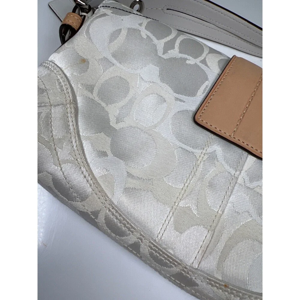 Coach Women's White/Ivory Vintage Optic Bumbleebee M053-1555 Shoulder Bag Purse
